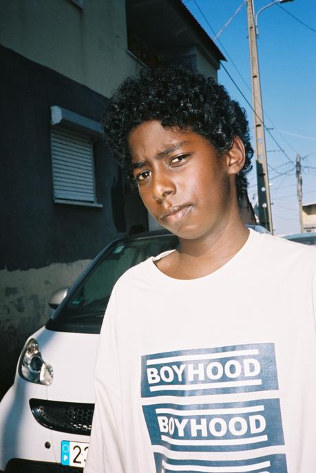 Boyhood présente sa nouvelle campagne Printemps Été 2019 depuis les favelas de Lisbonne Boyhood présente sa nouvelle campagne Printemps Été 2019 depuis les favelas de Lisbonne