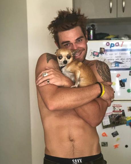 SEXY : KJ APA with his tiny son