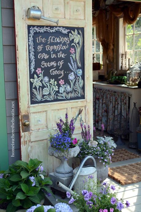15 façons d’utiliser les vieilles portes dans votre jardin
