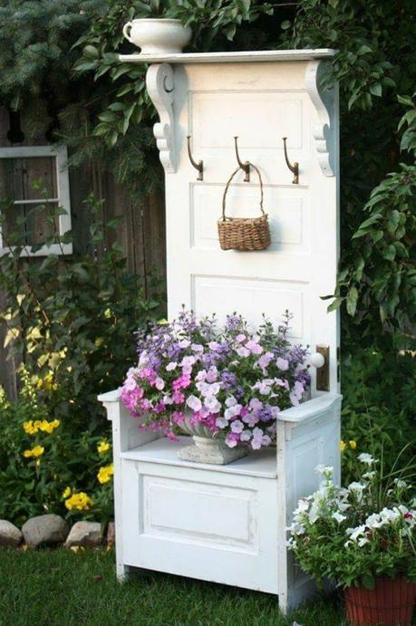 15 façons d’utiliser les vieilles portes dans votre jardin