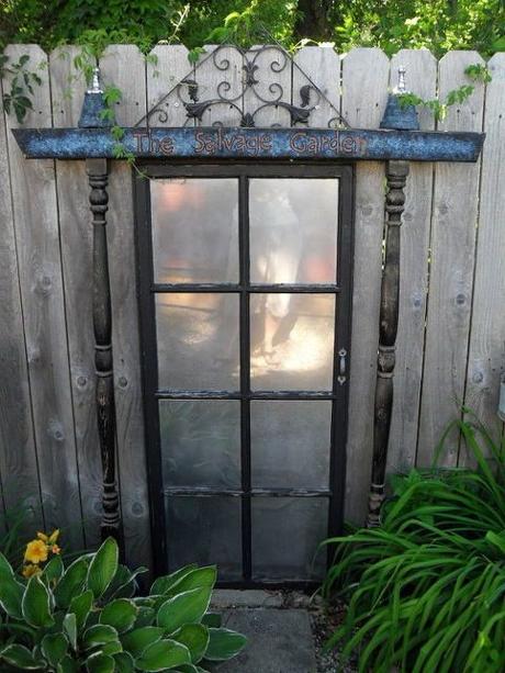 15 façons d'utiliser les vieilles portes dans votre jardin | À Découvrir