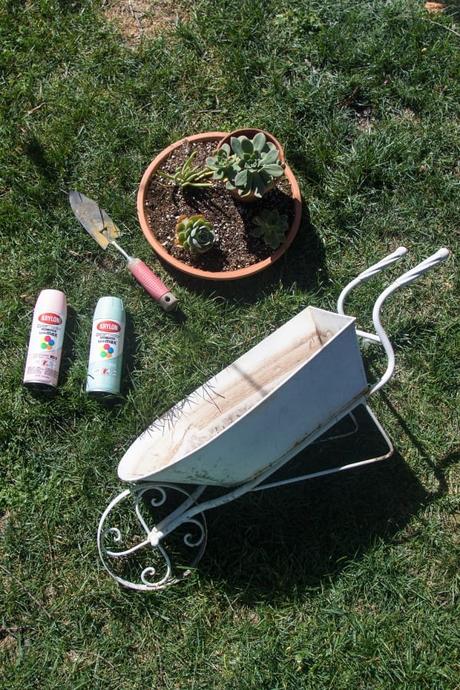 15 idées originales pour recycler vos vieilles brouettes