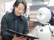 Tokyo café avec serveurs robots contrôlés personnes paralysées