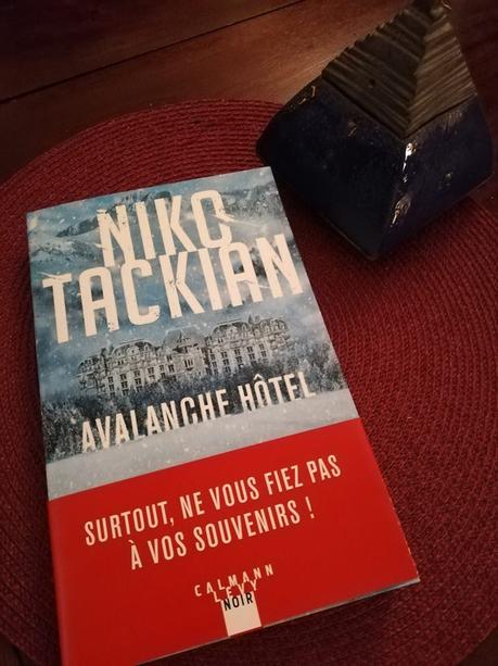Avalanche hôtel - de Niko TACKIAN
