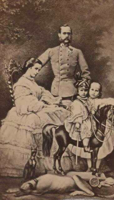 La famille impériale : Sisi, François-Joseph, Gisèle et Rodolphe