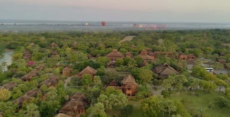 Bagan : palace et montgolfières