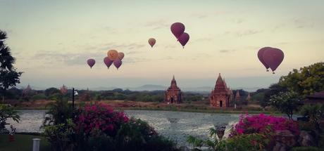 Bagan : palace et montgolfières Bagan : palace et montgolfières
