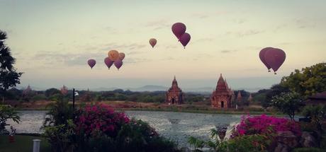 Bagan : palace et montgolfières