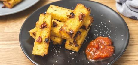 FRITES DE POLENTA À LA TOMATE SÉCHÉE