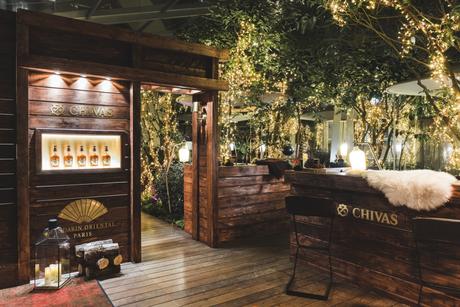 Le bar 8 au Mandarin Oriental, Paris ouvre son jardin d’hiver en collaboration avec Chivas Regal