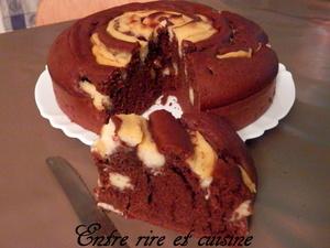 Gâteau spirale au chocolat et à la crème pâtissière