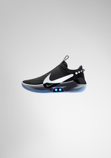 Nike Basketball dévoile sa première paire auto-laçante : la Nike ADAPT BB Nike Basketball dévoile sa première paire auto-laçante : la Nike ADAPT BB