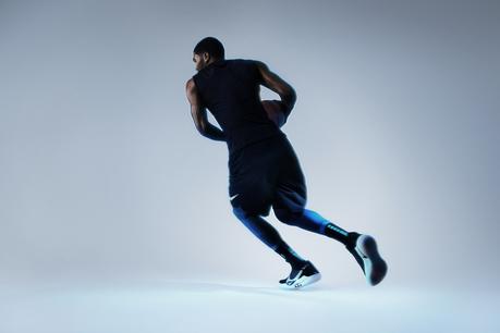 Nike Basketball dévoile sa première paire auto-laçante : la Nike ADAPT BB