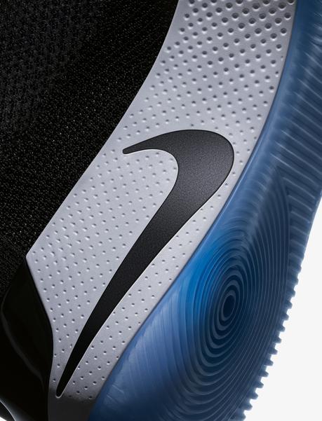 Nike Basketball dévoile sa première paire auto-laçante : la Nike ADAPT BB Nike Basketball dévoile sa première paire auto-laçante : la Nike ADAPT BB