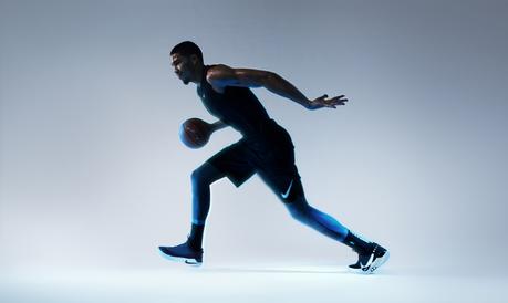 Nike Basketball dévoile sa première paire auto-laçante : la Nike ADAPT BB Nike Basketball dévoile sa première paire auto-laçante : la Nike ADAPT BB