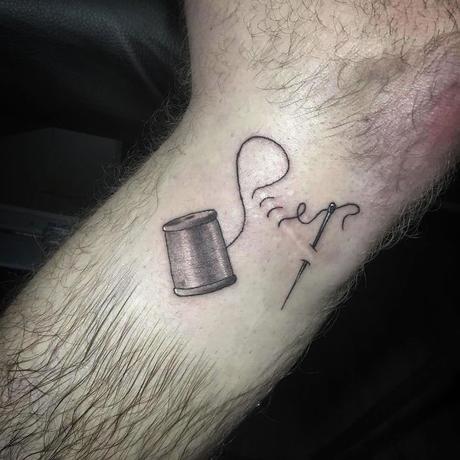 Ces tatoueurs embellissent les cicatrices