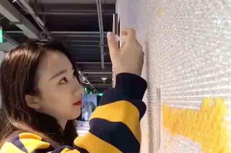 Bumblebee: un tableau réalisé avec du papier bulle