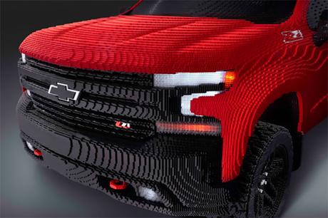 Un vrai pickup Chevrolet entièrement fabriqué en LEGO
