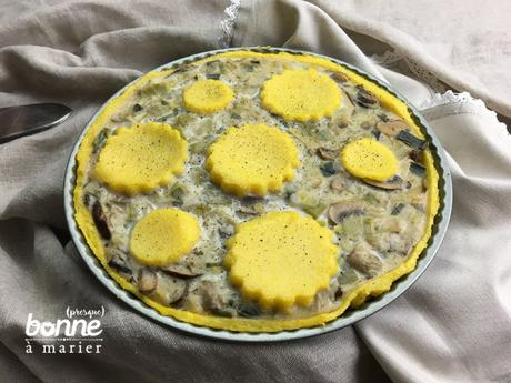 Tarte aux poireaux et champignons sur « pâte » de polenta