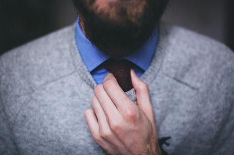 Le défroisseur vapeur contre les vêtements froissés