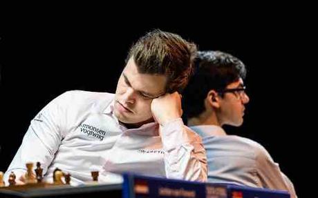 Magnus Carlsen et Anish Giri, les deux adversaires s'affrontent pour dĂŠterminer la vainqueur de l'ĂŠdition 2019.