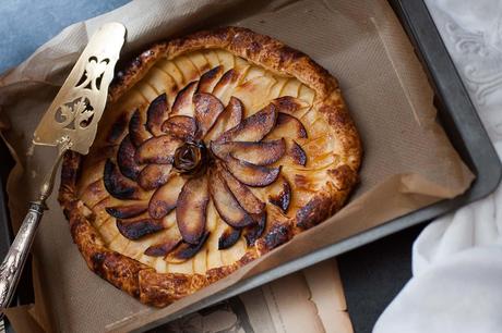 Tarte rustique aux pommes Tentation et sirop de bergamote