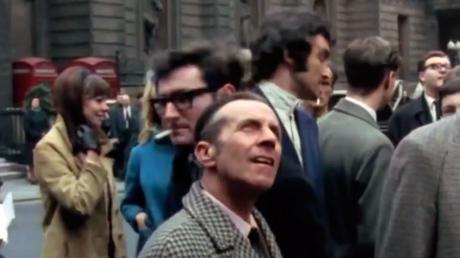 4 Beatles Sur un Toit Brûlant