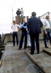 4 Beatles Sur un Toit Brûlant