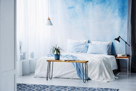 4 conseils pour moderniser la décoration de votre chambre avec du papier peint