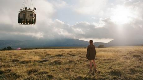 IO (2019) de Jonathan Helpert