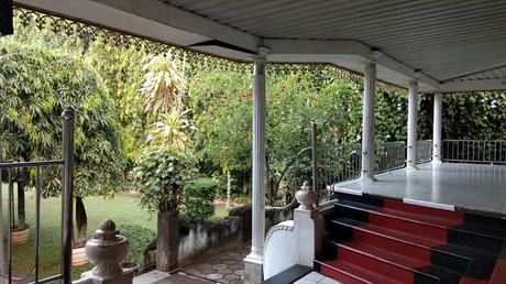 Une journée de petits bonheurs au temple de Embilipitiya