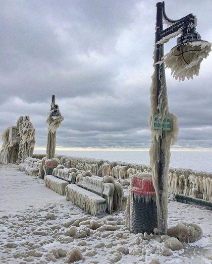 Sculptures glacées le long du lac Erié