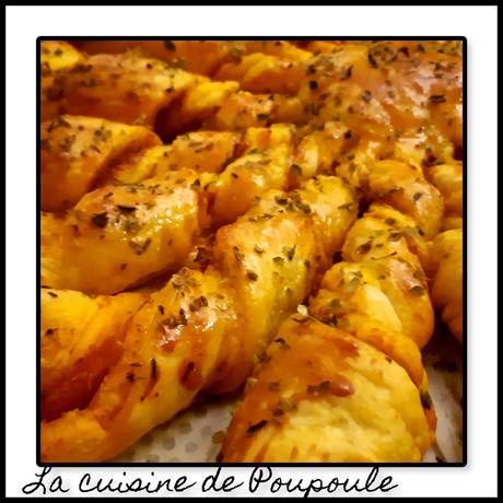 Tarte soleil au pesto rosso, gingembre confit et curcuma au jambon ibérique Tarte soleil au pesto rosso, gingembre confit et curcuma au jambon ibérique