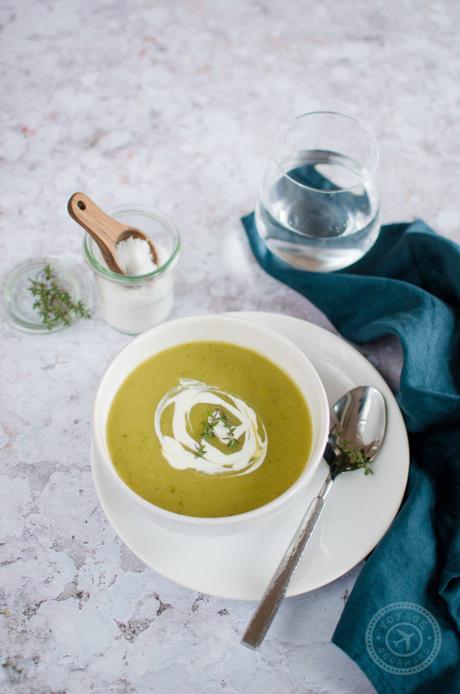 Velouté de courgettes au thym et à l’ail