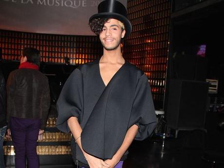 Les Victoires de la musique et ses looks originaux Sliimy arborde une tenues pour le moins... Surprenante !