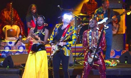 Les Victoires de la musique et ses looks originaux Le chanteur M, expert des tenues originales