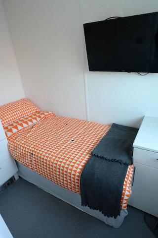 Une association transforme des conteneurs en logements pour sans-abri Une association transforme des conteneurs en logements pour sans-abri