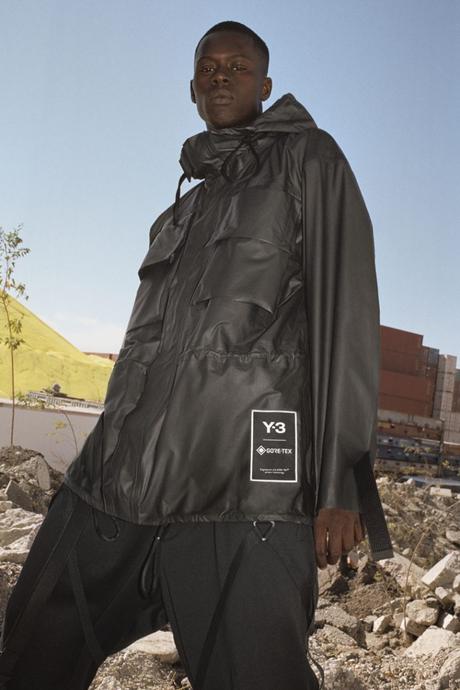 La nouvelle collection de Y-3 utilise une technologie Gore-Tex aérienne