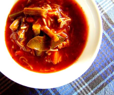 Soupe de cafétéria scolaire des années 80 Soupe de cafétéria scolaire des années 80