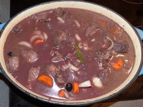 Mouillez avec la marinade. Faires cuire 2x 2h. Mouillez avec la marinade. Faires cuire 2x 2h.