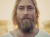 Comment assortir look coupe cheveux