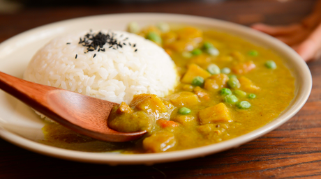 La recette du jour : un riz curry très cacahuété