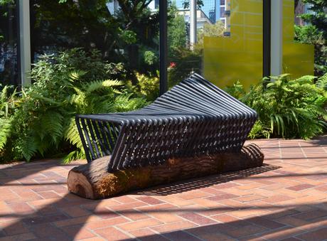 FUNGI le banc recyclé par Akos Huber FUNGI le banc recyclé par Akos Huber