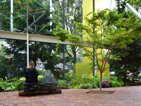 FUNGI le banc recyclé par Akos Huber FUNGI le banc recyclé par Akos Huber