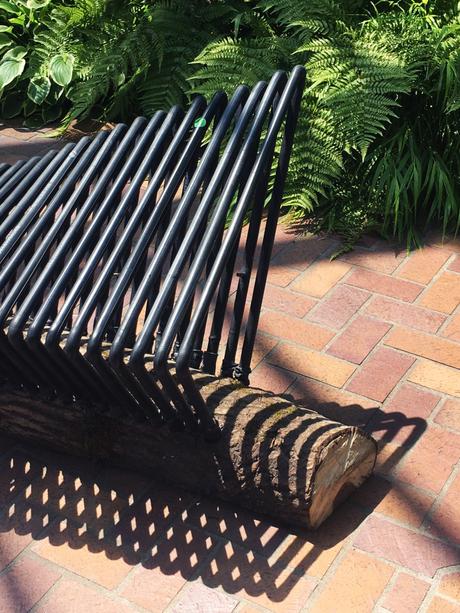 FUNGI le banc recyclé par Akos Huber FUNGI le banc recyclé par Akos Huber