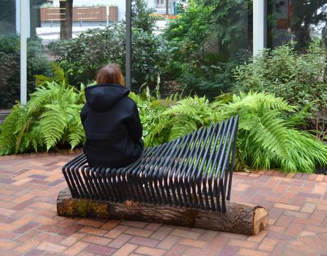 FUNGI le banc recyclé par Akos Huber FUNGI le banc recyclé par Akos Huber