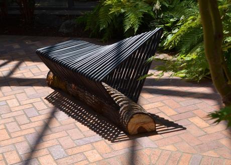 FUNGI le banc recyclé par Akos Huber FUNGI le banc recyclé par Akos Huber