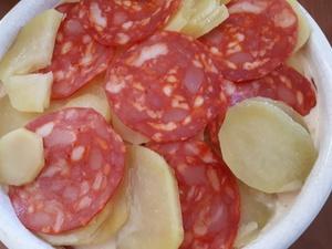 Gratin de pommes de terre au Chorizo Cliquer sur les photographies pour les agrandir