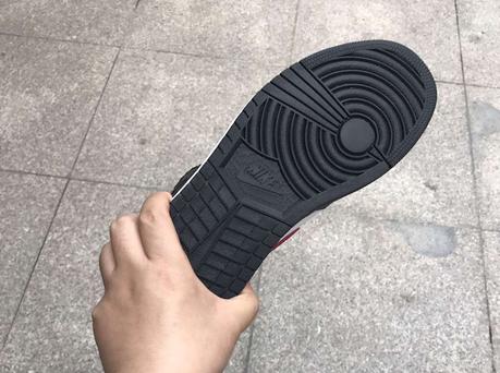 La Air Jordan 1 Retro High Gym Red est prévue pour cet été Air Jordan 1 Retro High