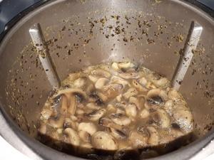 Soupe de champignons au parmesan Cliquer sur les photographies pour les agrandir